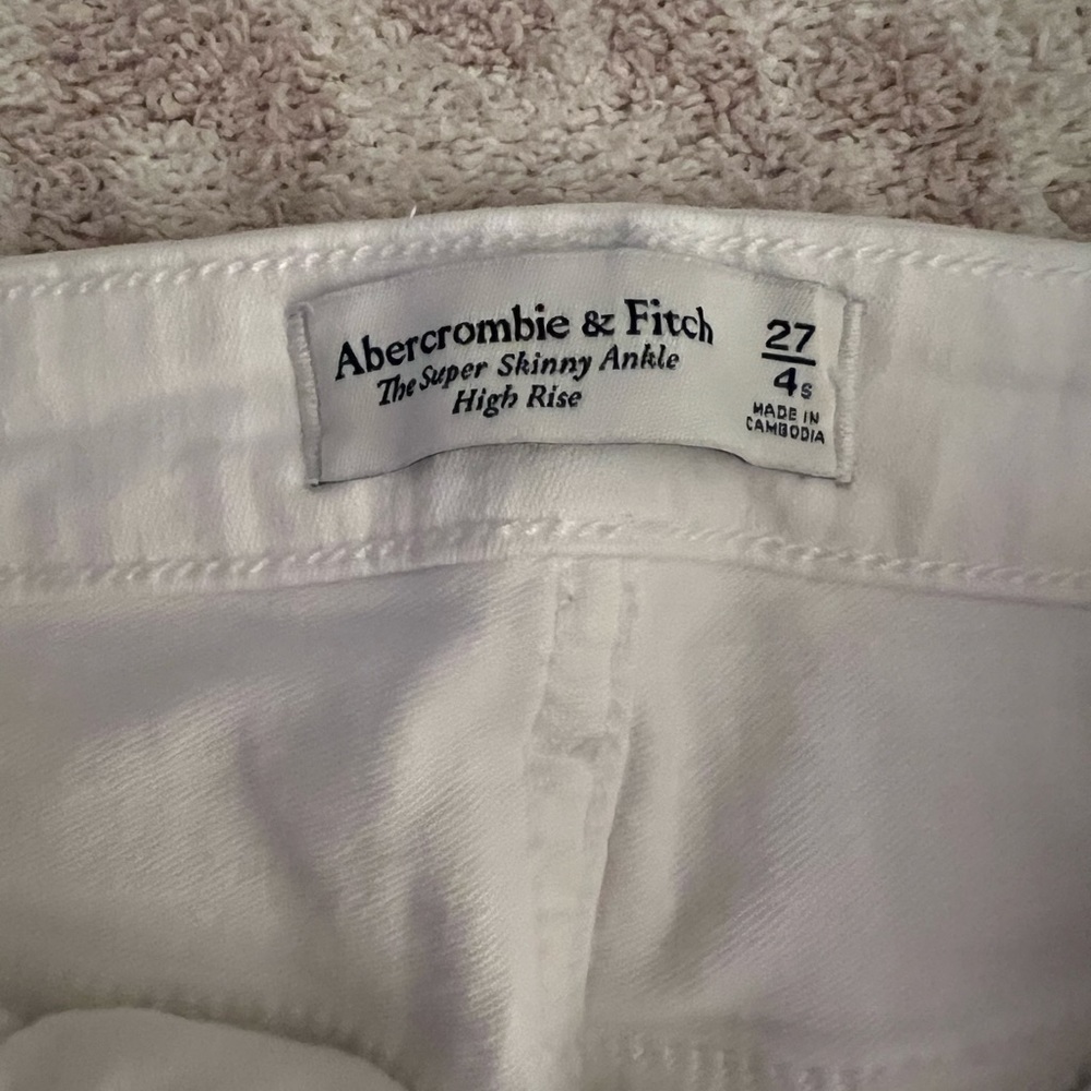 Abercrombie & Fitch Super Skinny Ankle High Rise Jean, size 27, white